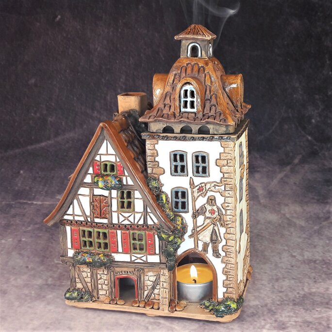 lihterhaus-fachwerkhaus-handarbeit-keramik-teelichthalter-Incense-geschenk-duftölhaus-räucherhaus-handmade-srkeramika-v7